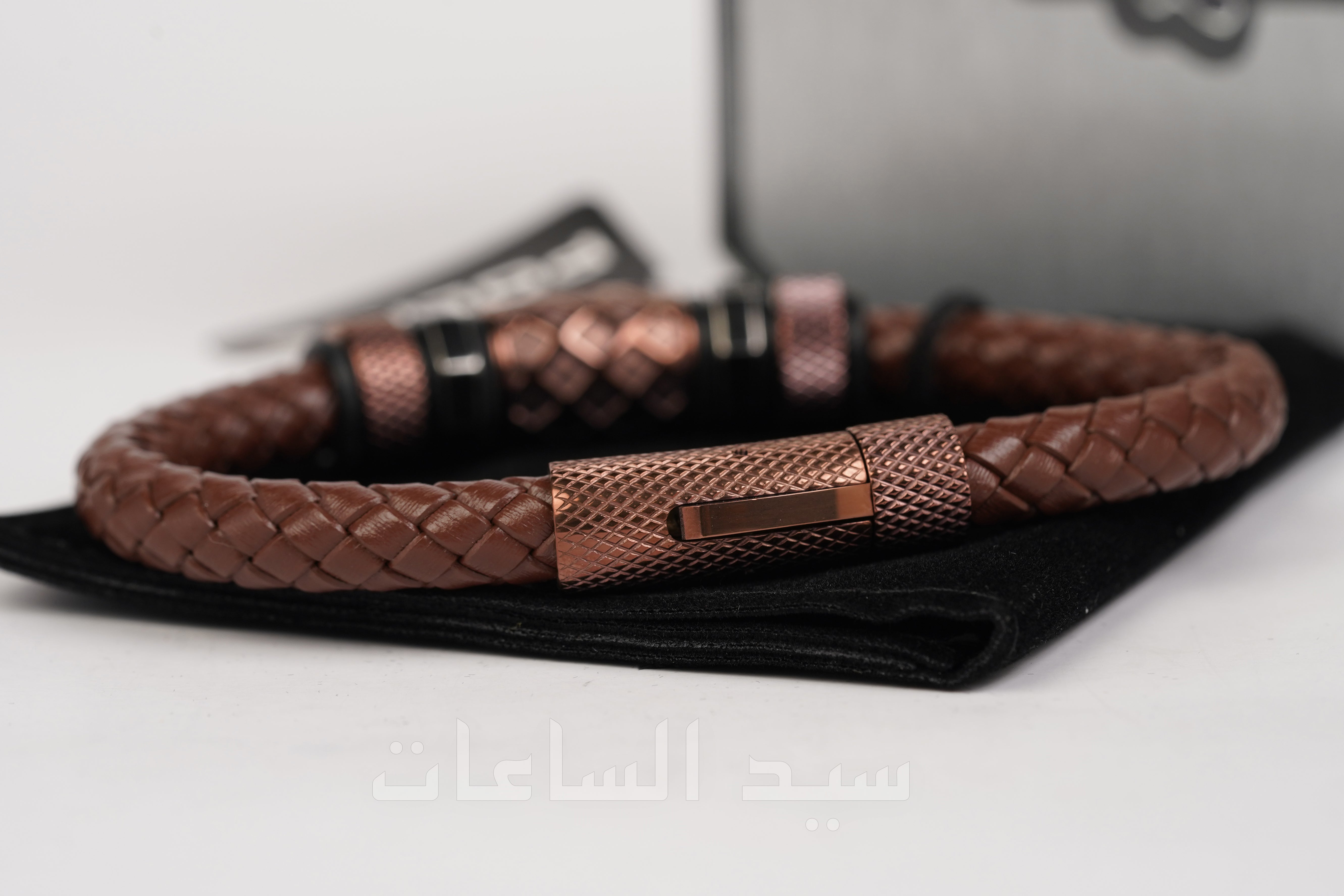 سوار رجالي ماركة بوليس