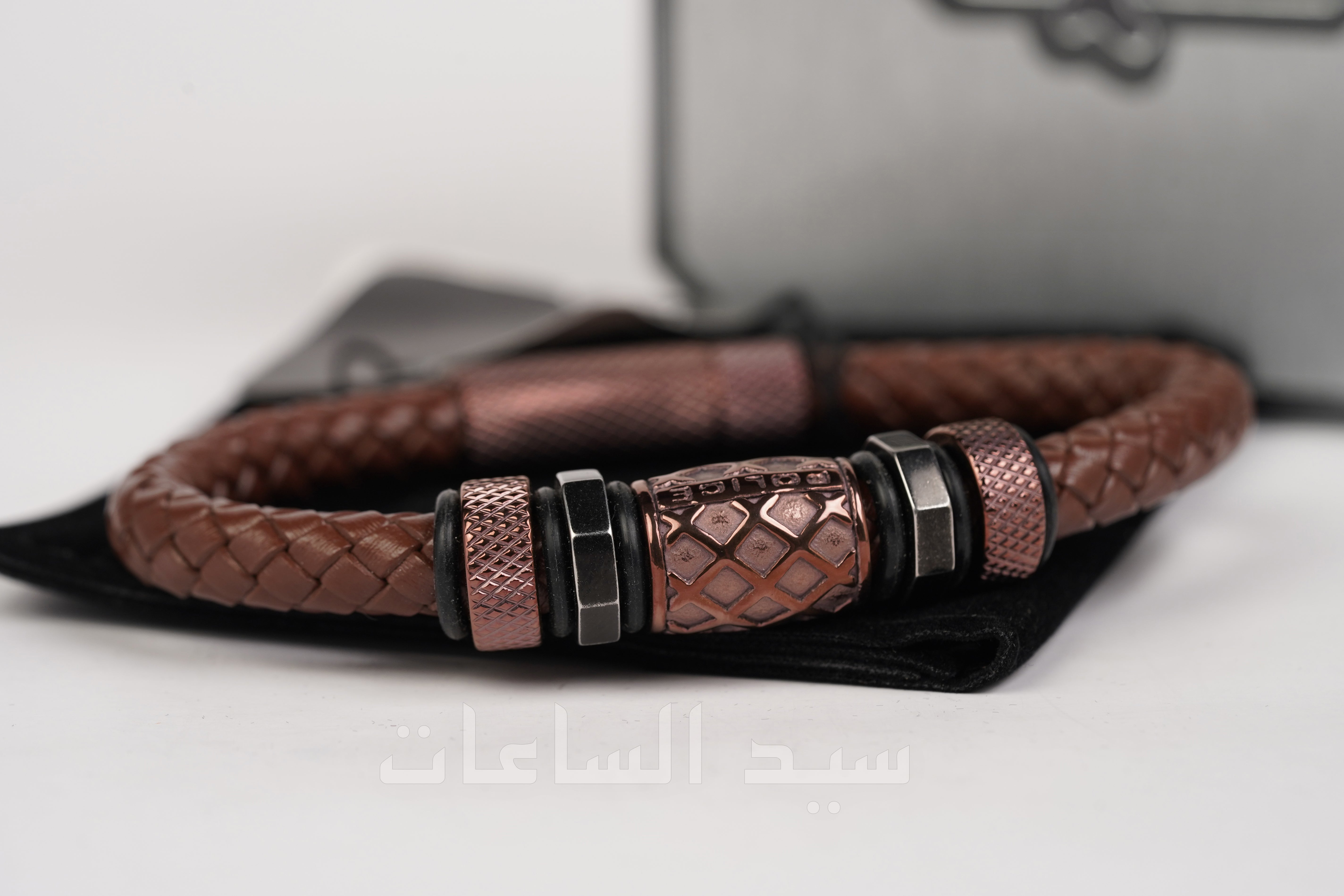 سوار رجالي ماركة بوليس
