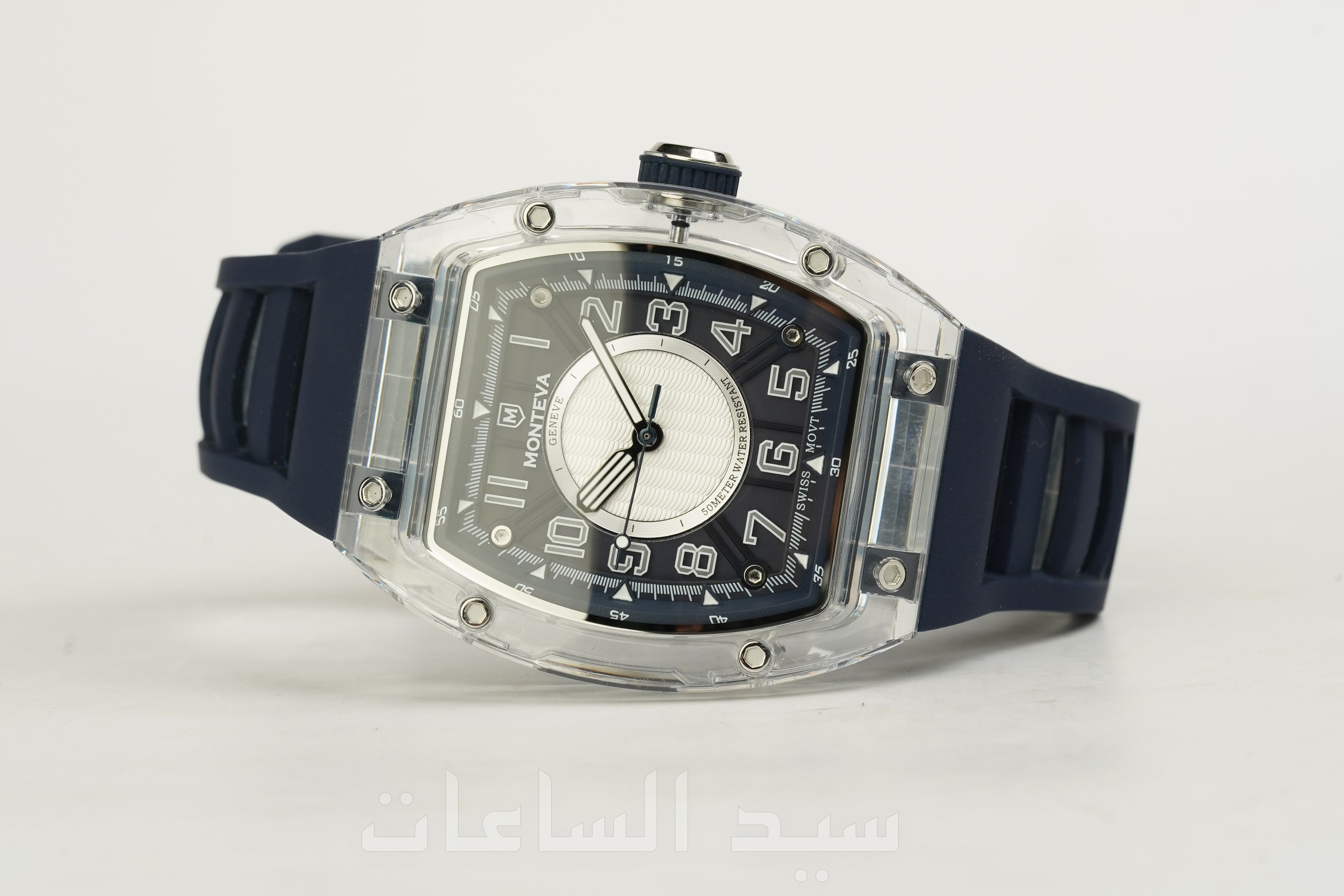 M900