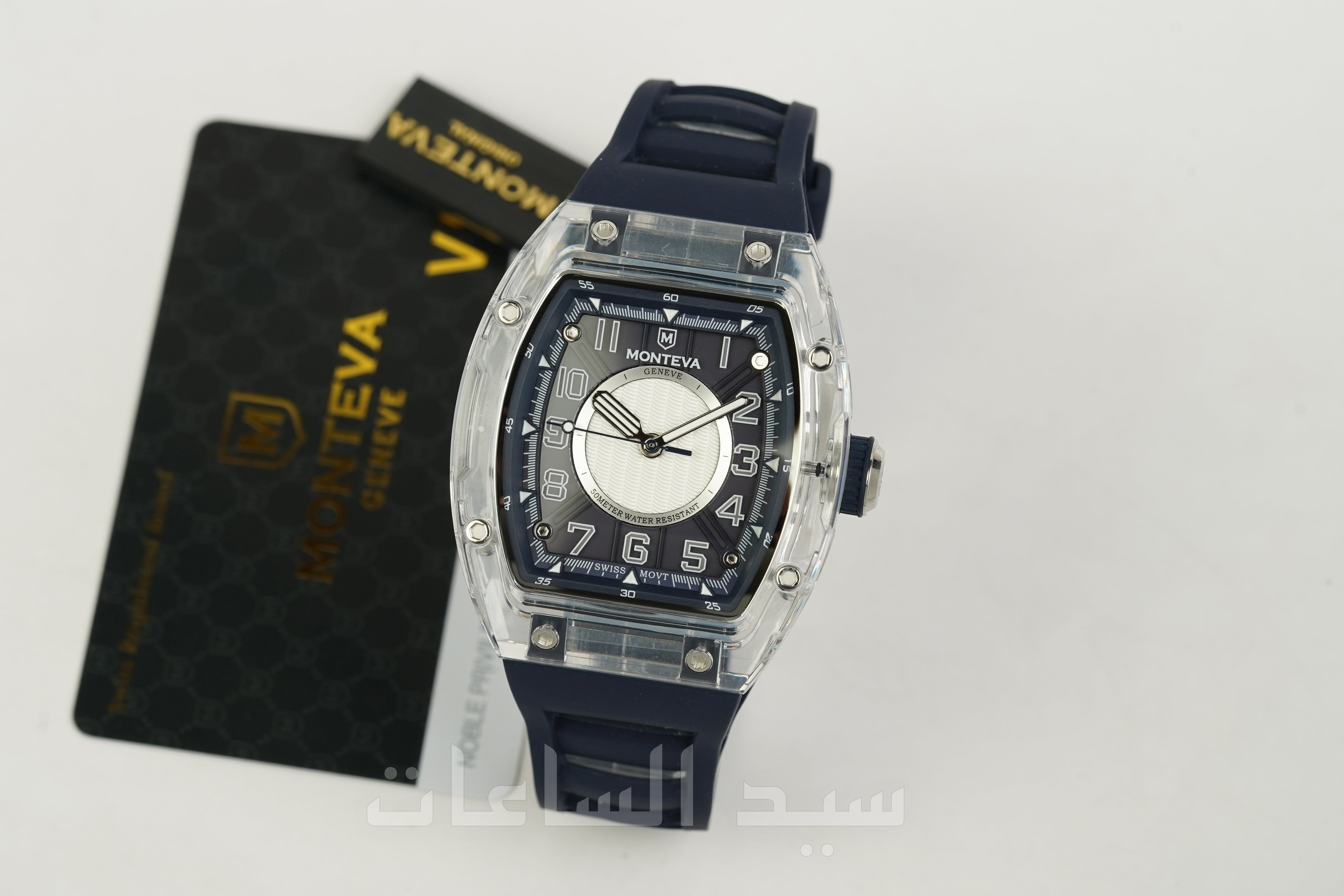 M900