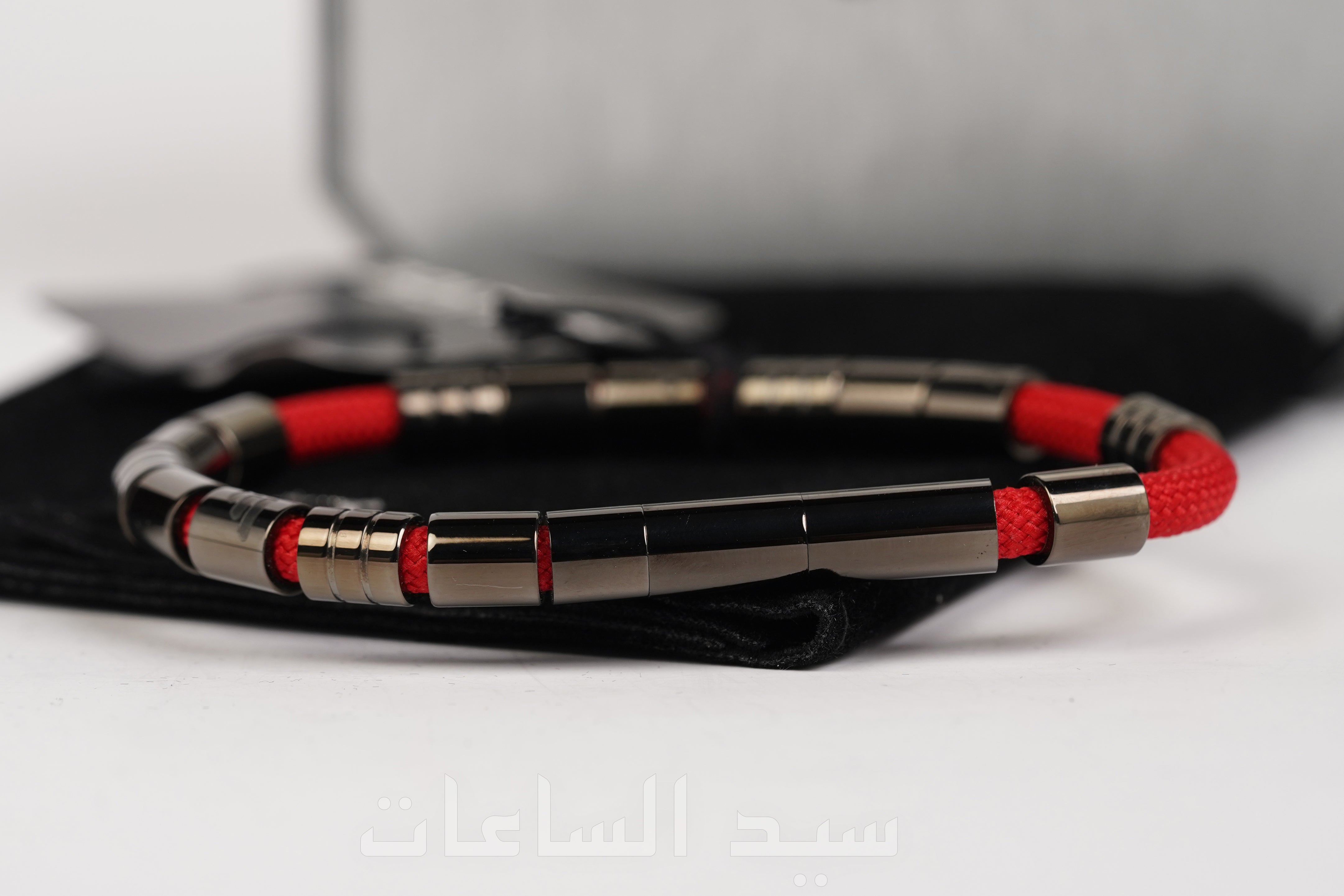 سوار رجالي ماركة بوليس